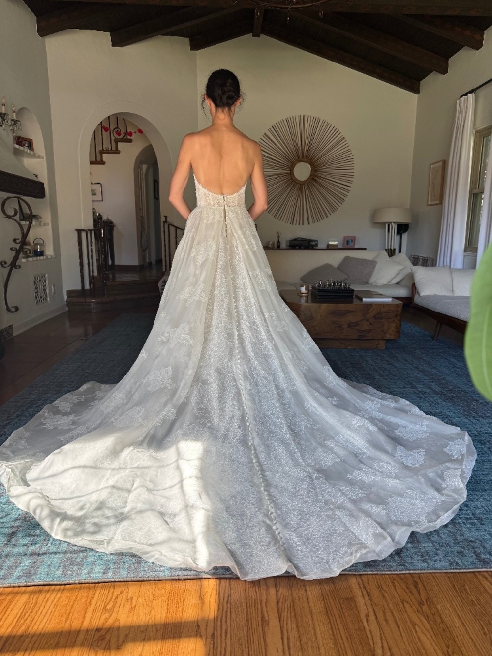 Wedding Dress - Picture 1 of 15